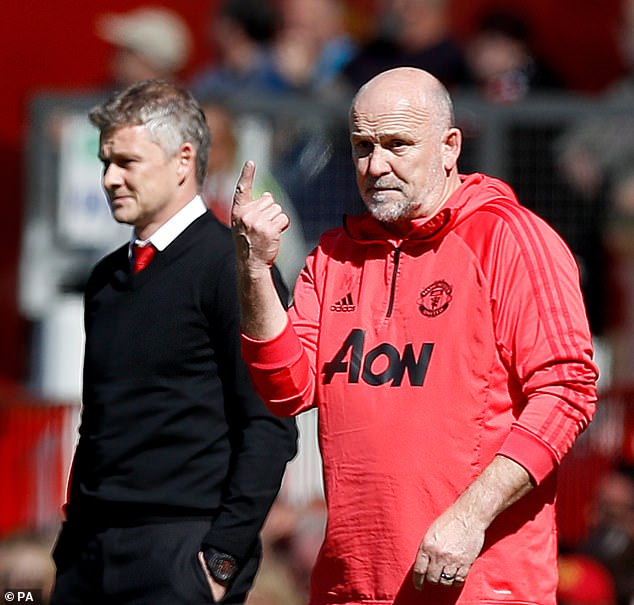 开云-清晨体能课后，曼联豪取连胜备战CBA常规赛，球迷炸锅，赛程密集仍需轮换的简单介绍-开云